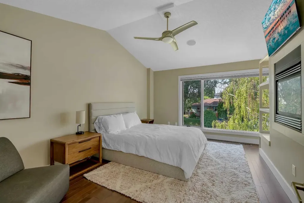 1721 44 Avenue SW Calgary AB T2T 5M4