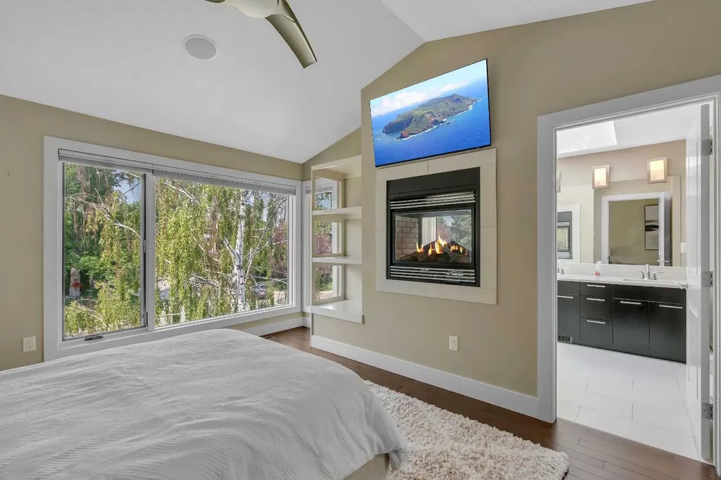 1721 44 Avenue SW Calgary AB T2T 5M4