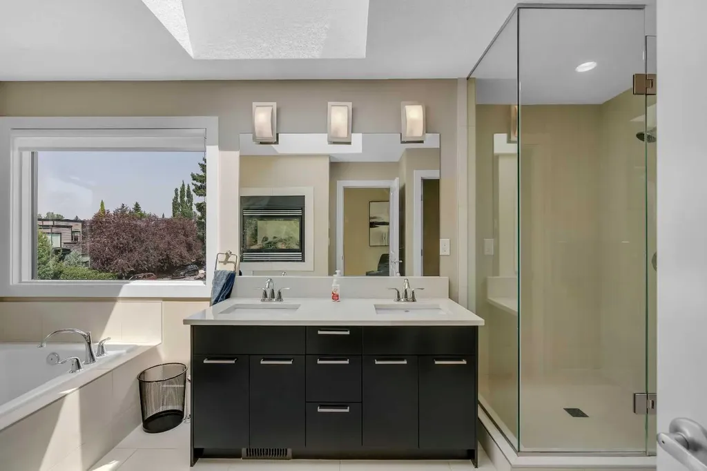 1721 44 Avenue SW Calgary AB T2T 5M4
