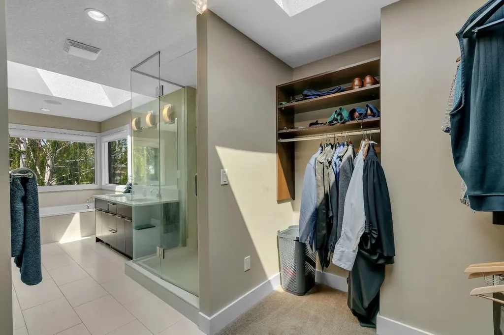 1721 44 Avenue SW Calgary AB T2T 5M4