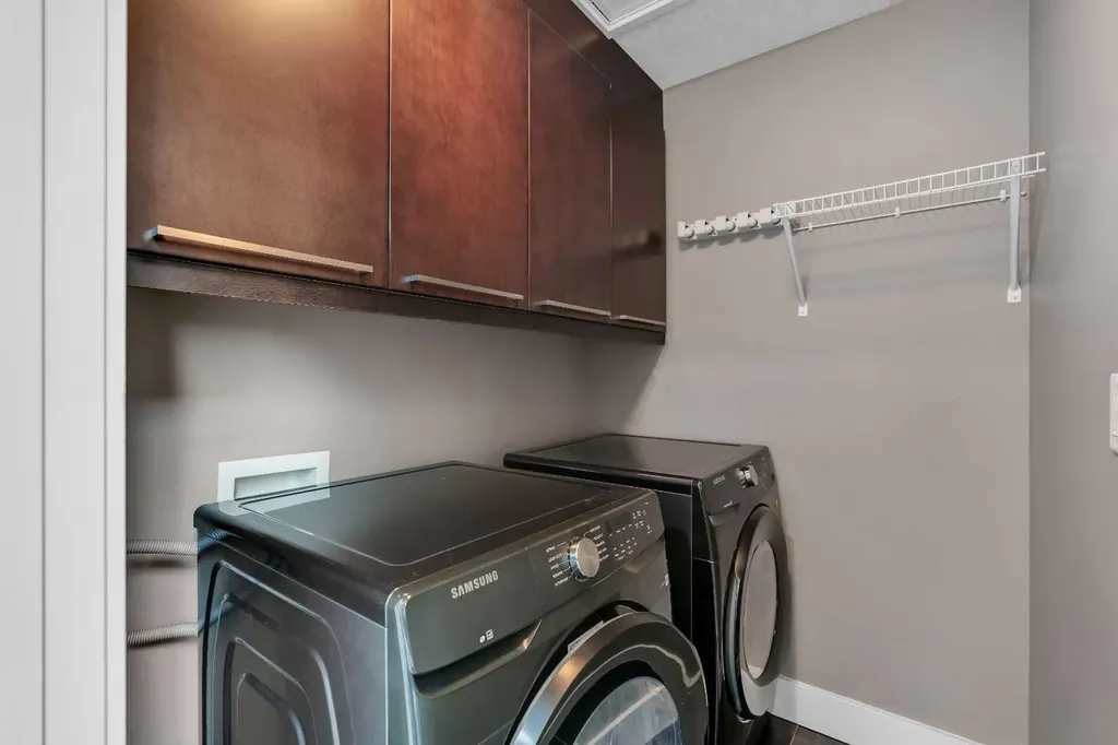 1721 44 Avenue SW Calgary AB T2T 5M4