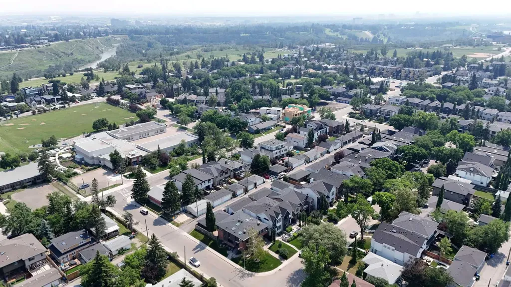 1721 44 Avenue SW Calgary AB T2T 5M4