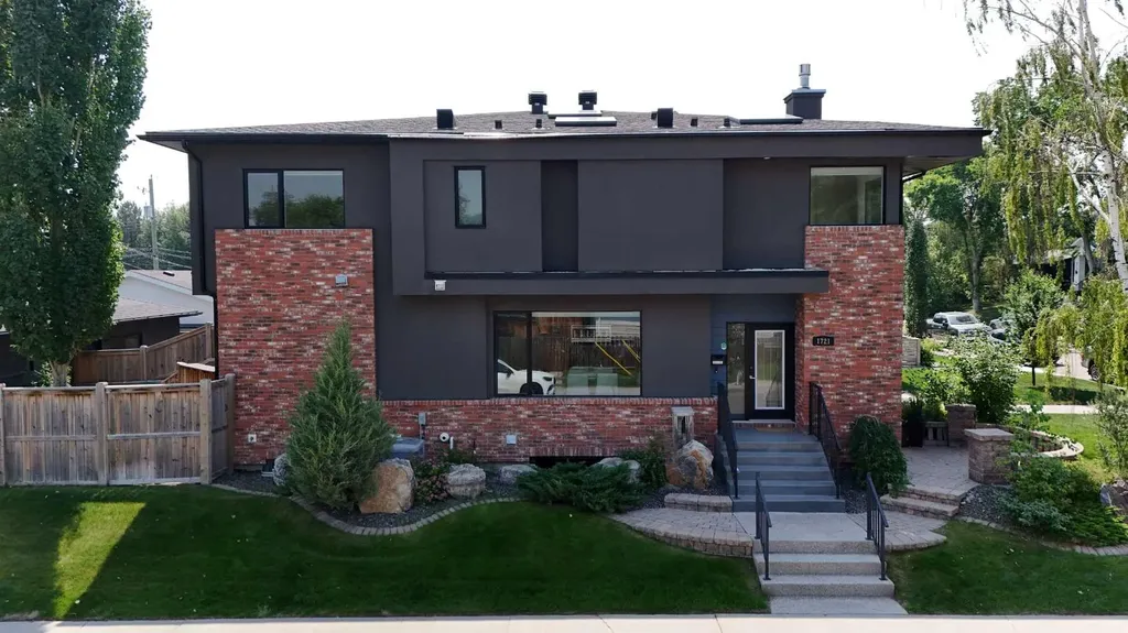 1721 44 Avenue SW Calgary AB T2T 5M4