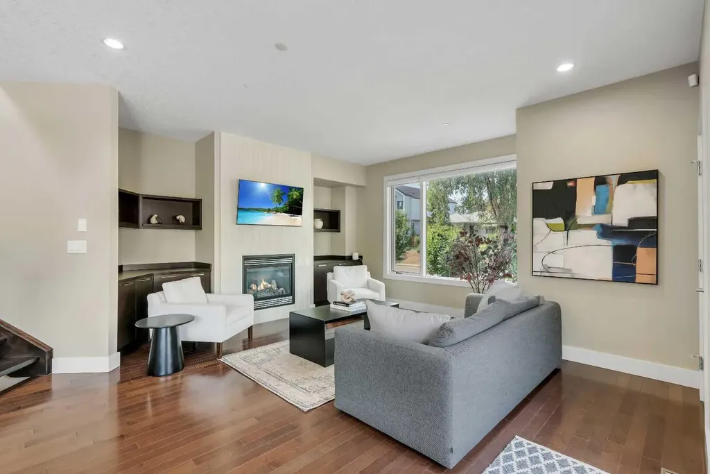1721 44 Avenue SW Calgary AB T2T 5M4