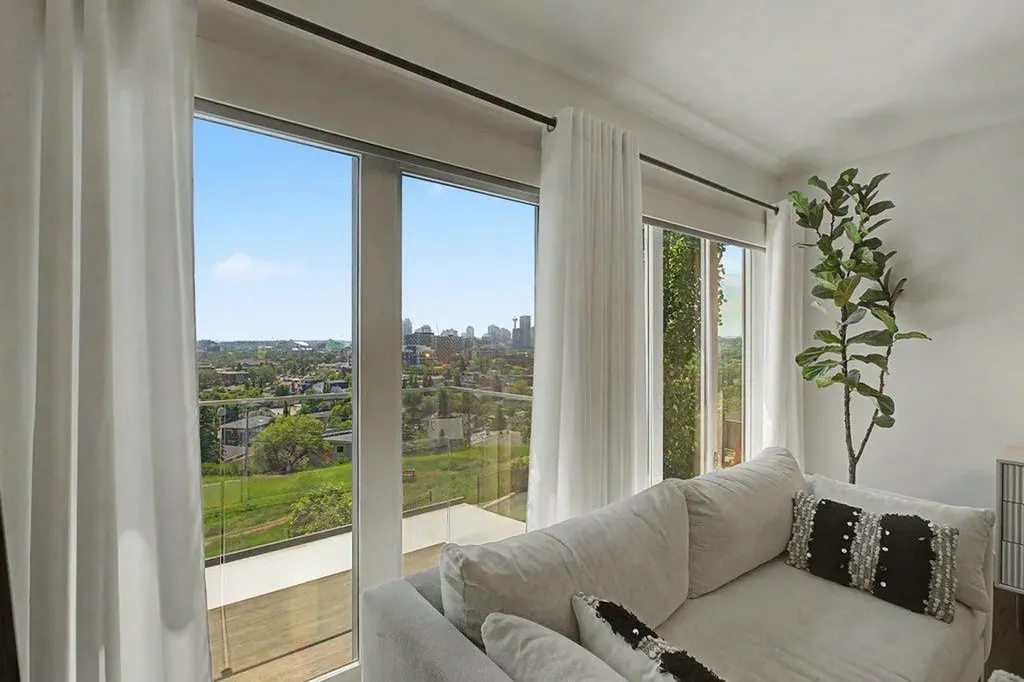 1355 Colgrove Avenue NE Calgary AB T2E 5C3