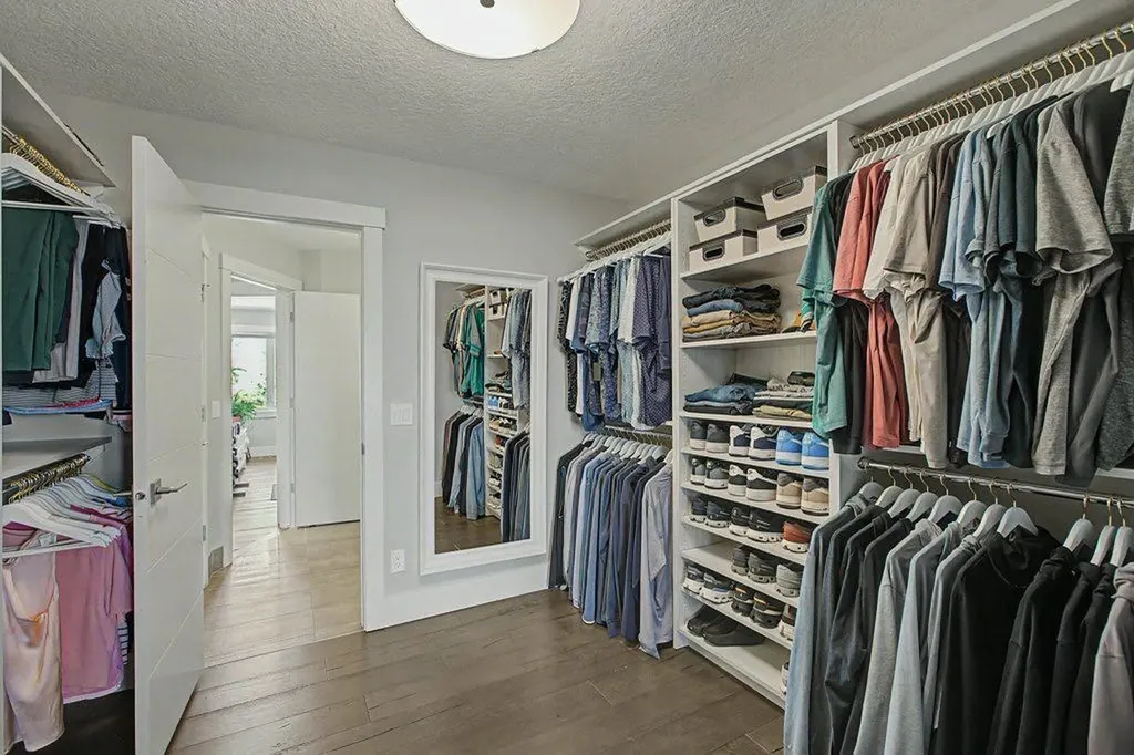 1355 Colgrove Avenue NE Calgary AB T2E 5C3