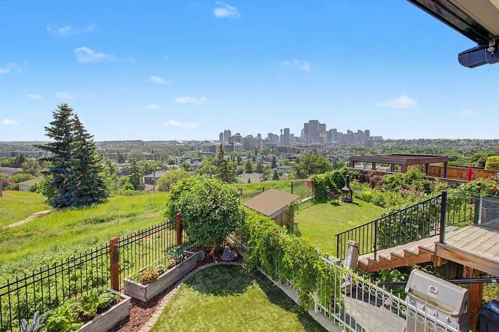 1355 Colgrove Avenue NE Calgary AB T2E 5C3