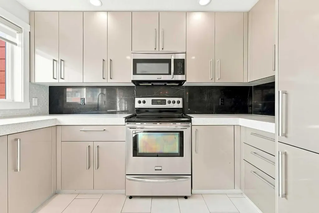 1530 Bayside Avenue SW Airdrie AB T4B4B5