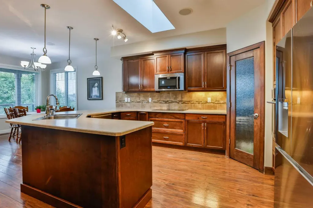 1577 Coalbanks Boulevard W Lethbridge AB T1J 4H6