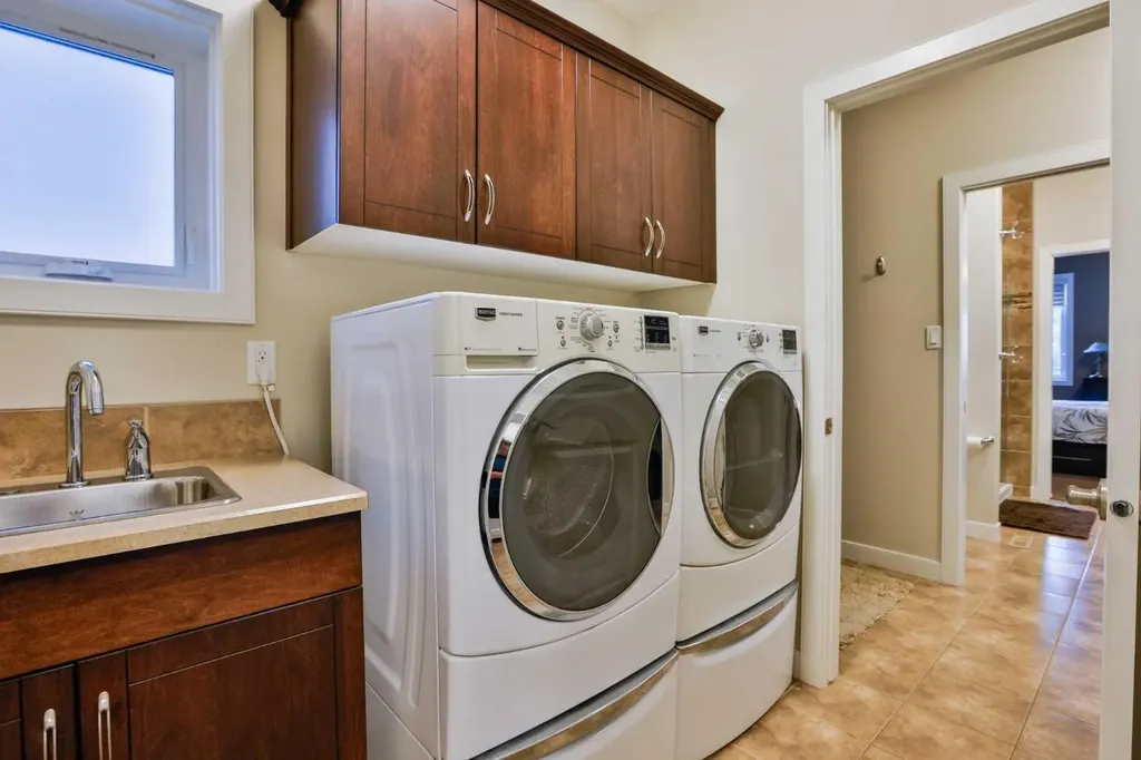 1577 Coalbanks Boulevard W Lethbridge AB T1J 4H6