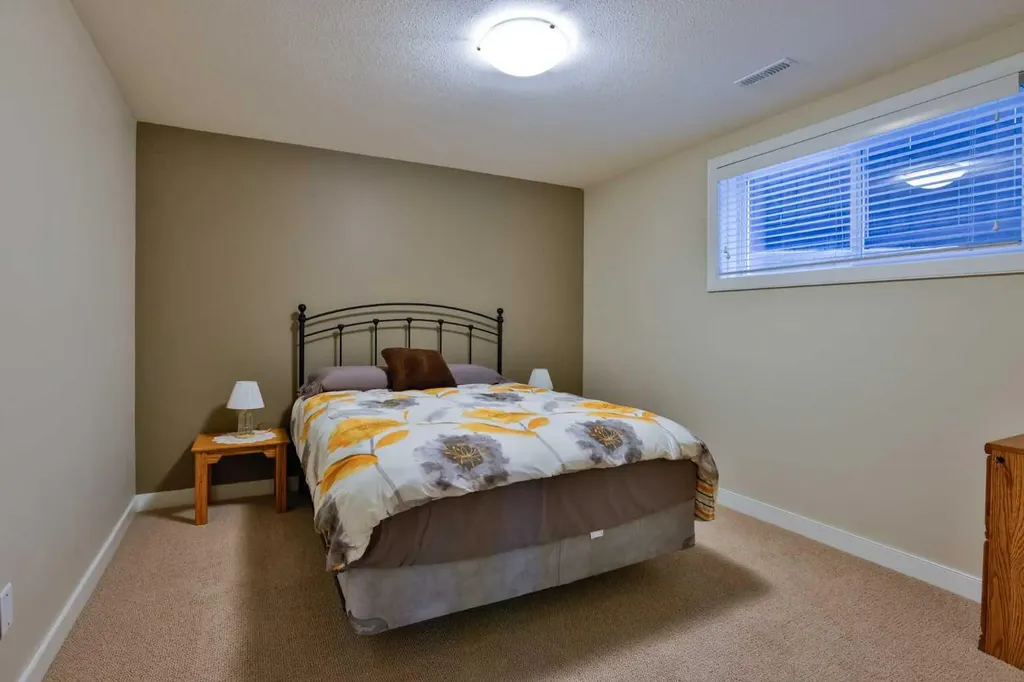 1577 Coalbanks Boulevard W Lethbridge AB T1J 4H6