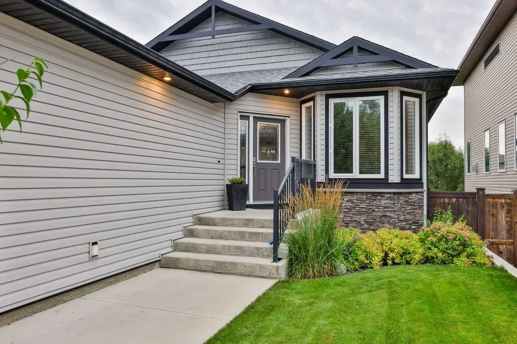 1577 Coalbanks Boulevard W Lethbridge AB T1J 4H6