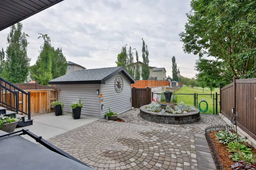 1577 Coalbanks Boulevard W Lethbridge AB T1J 4H6