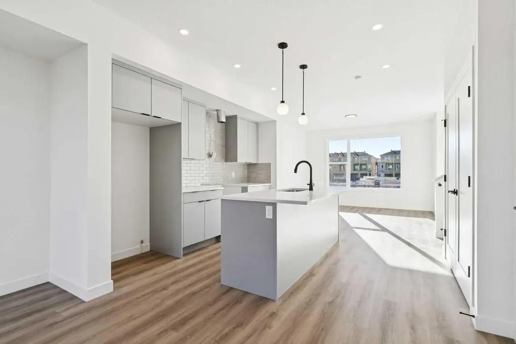 294 Belvedere Avenue SE Calgary AB T2A 8A1