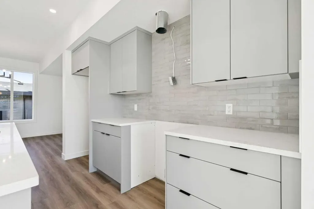 294 Belvedere Avenue SE Calgary AB T2A 8A1