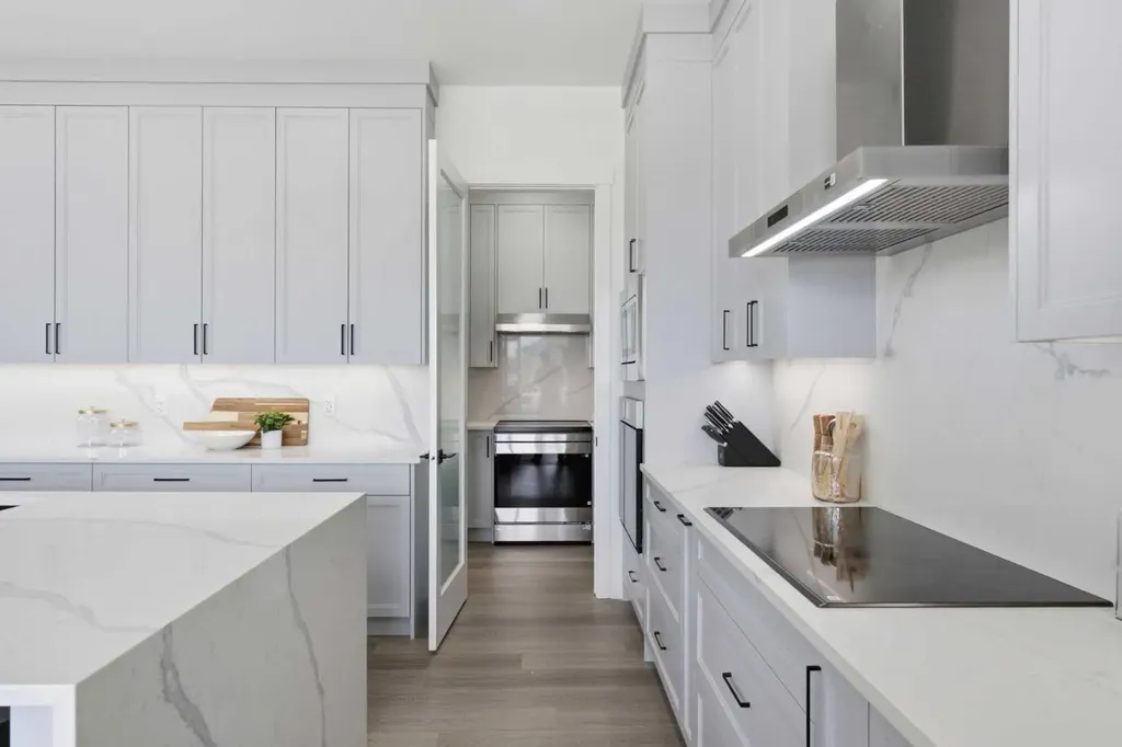 76 Legacy Woods Crescent SE Calgary AB T2X 2G5