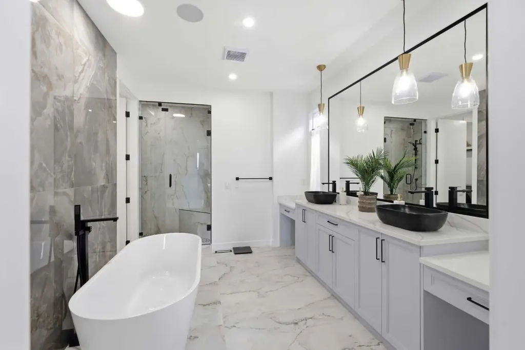 76 Legacy Woods Crescent SE Calgary AB T2X 2G5