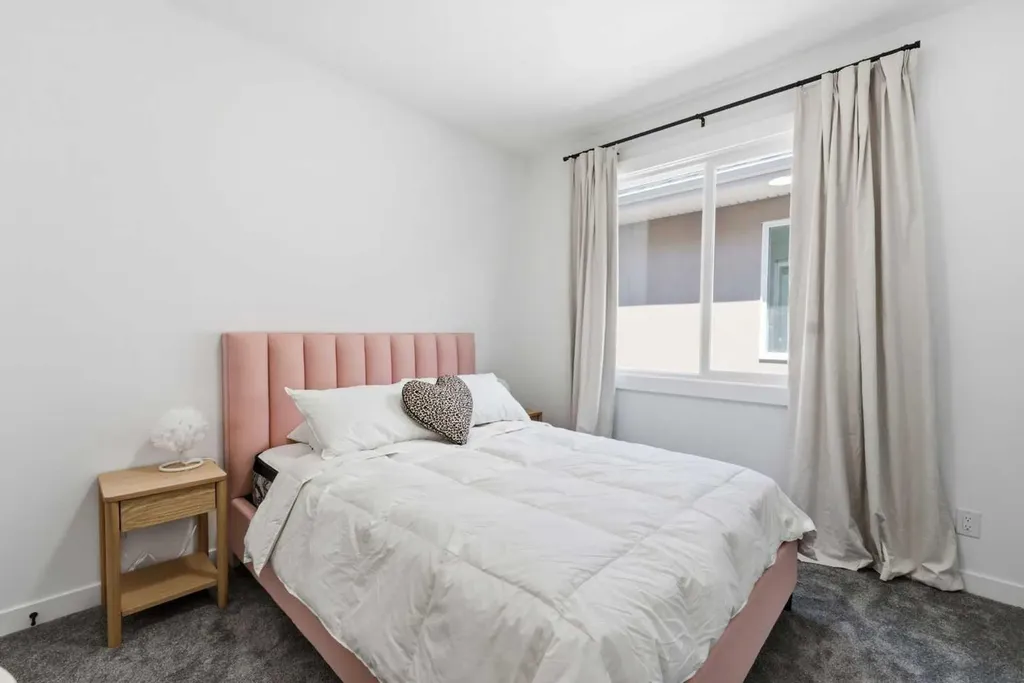 76 Legacy Woods Crescent SE Calgary AB T2X 2G5