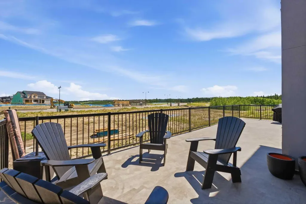 76 Legacy Woods Crescent SE Calgary AB T2X 2G5