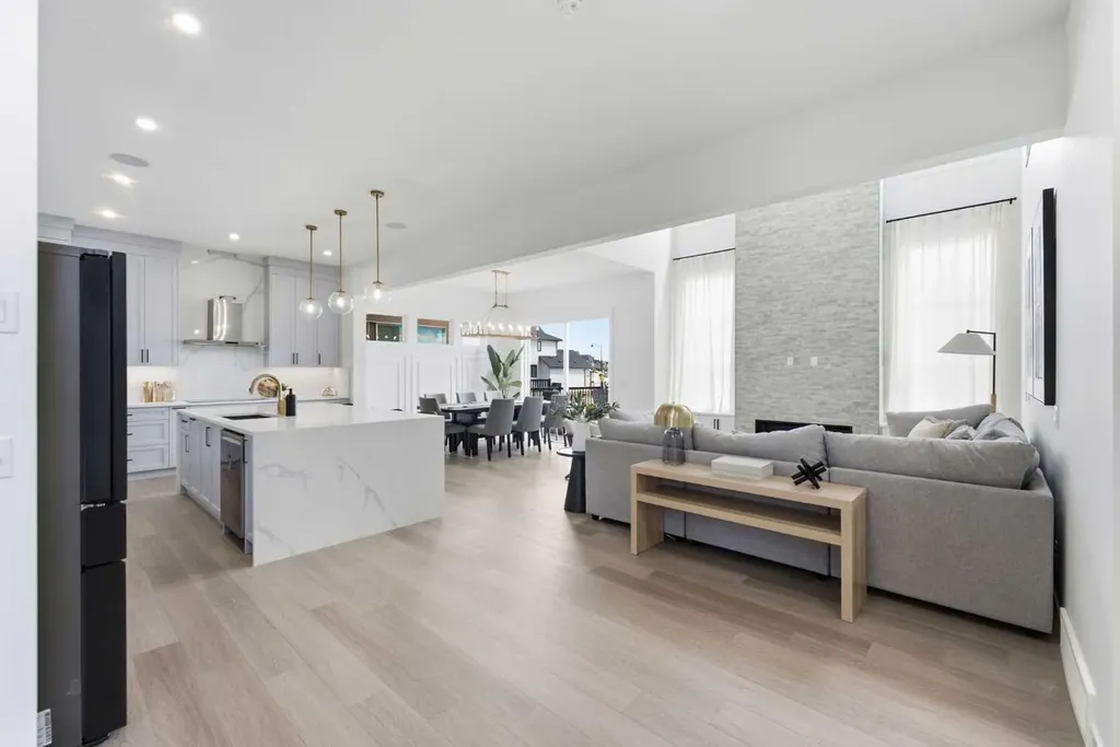 76 Legacy Woods Crescent SE Calgary AB T2X 2G5