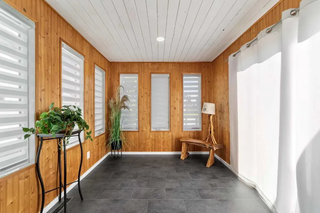 5413 48 Avenue W Forestburg AB T0B 1N0