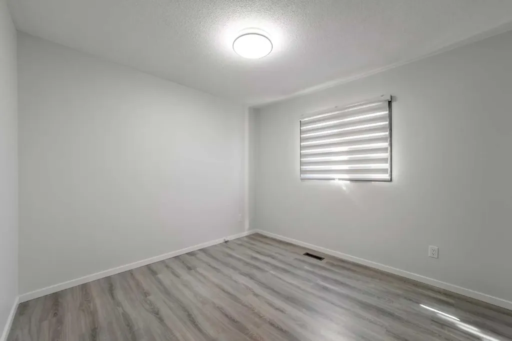 5413 48 Avenue W Forestburg AB T0B 1N0