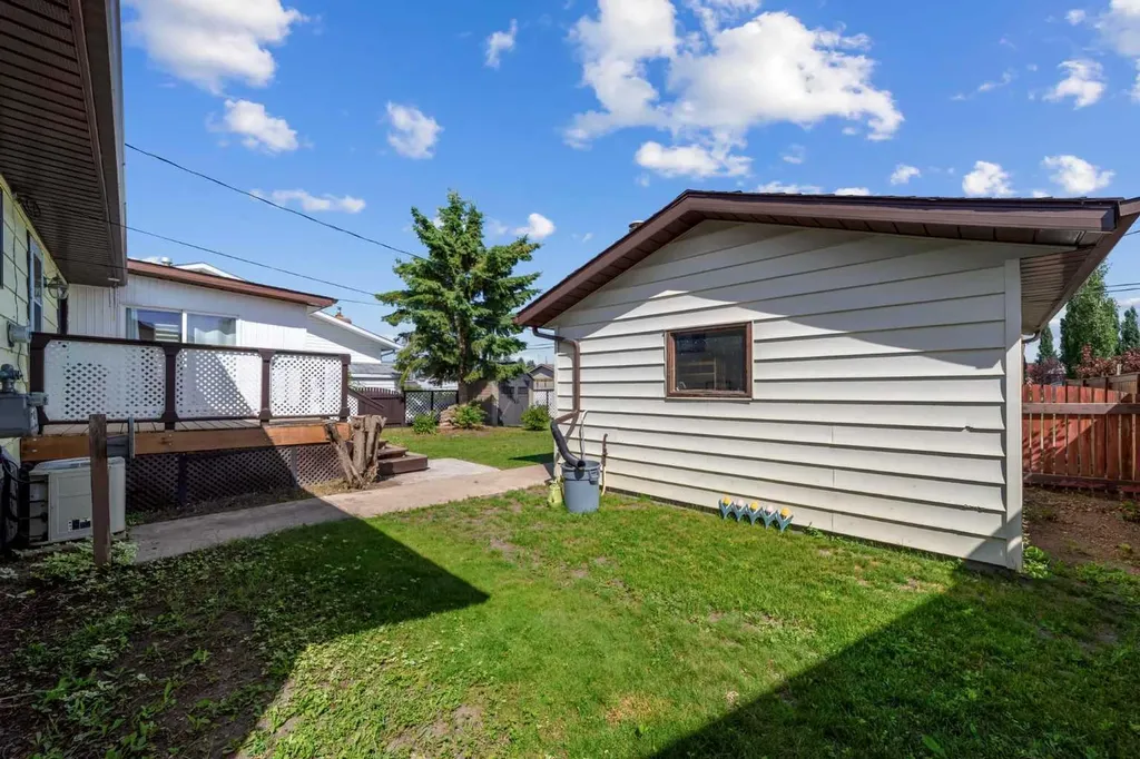 5413 48 Avenue W Forestburg AB T0B 1N0