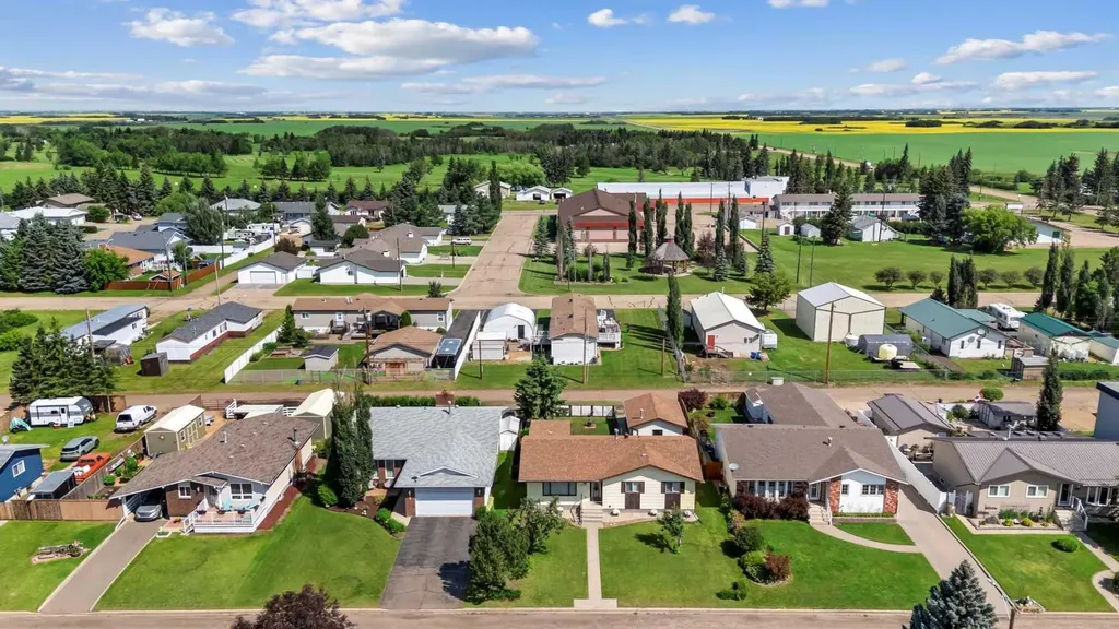 5413 48 Avenue W Forestburg AB T0B 1N0