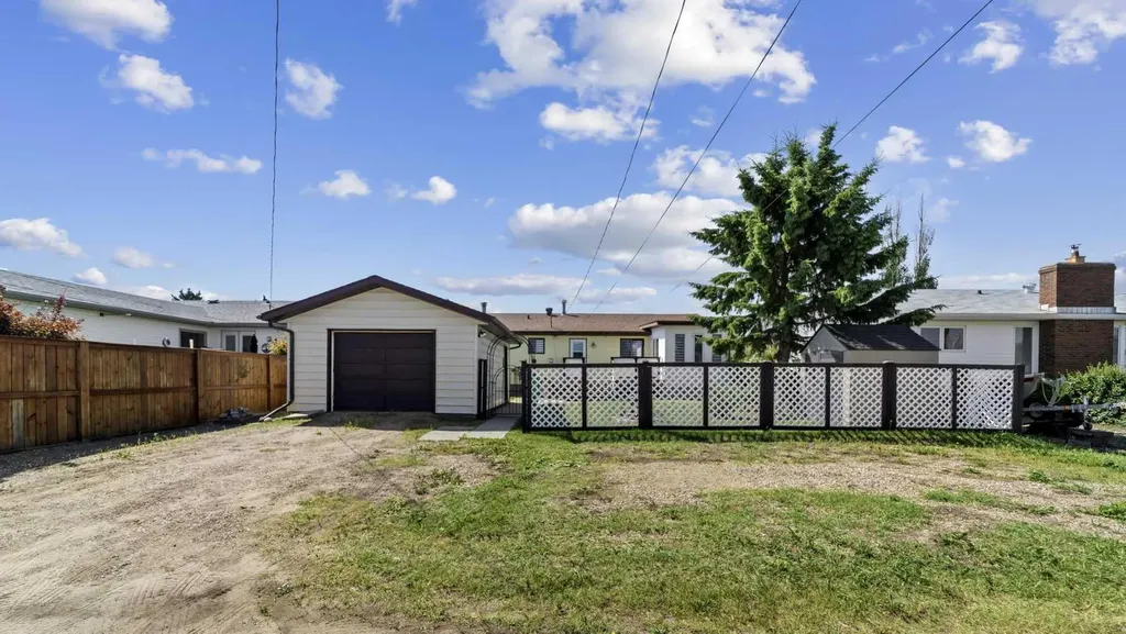 5413 48 Avenue W Forestburg AB T0B 1N0