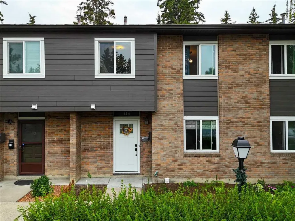 210 86 Avenue SE Calgary AB T2H 1N6