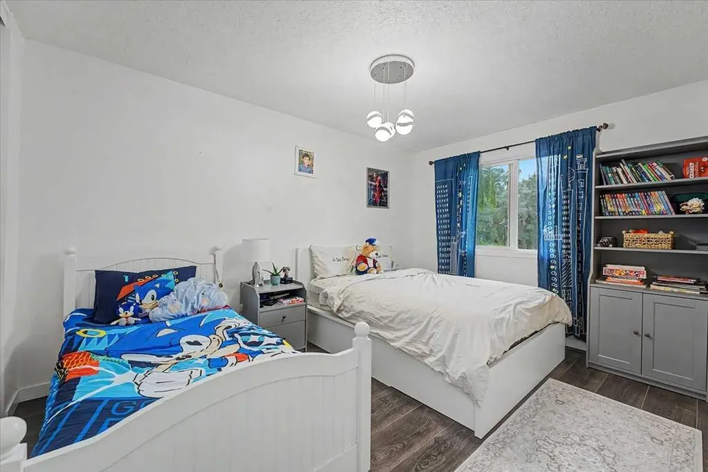 210 86 Avenue SE Calgary AB T2H 1N6