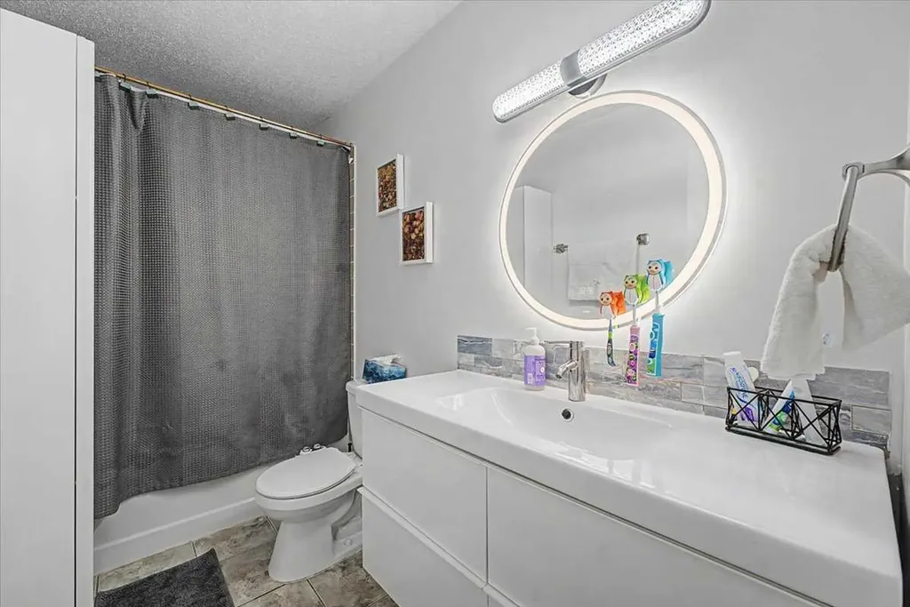210 86 Avenue SE Calgary AB T2H 1N6