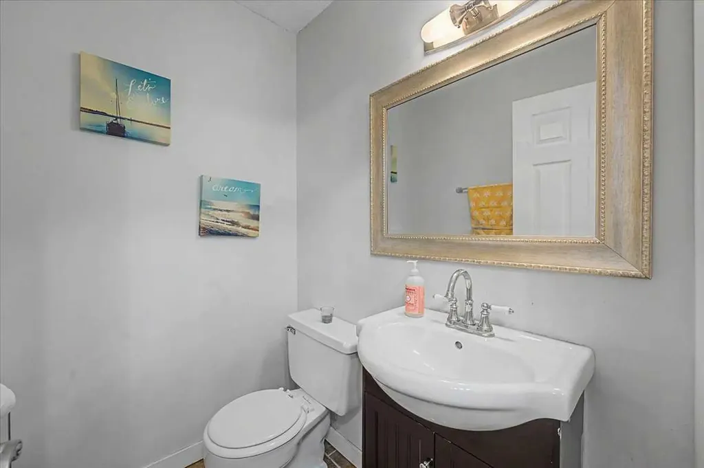 210 86 Avenue SE Calgary AB T2H 1N6