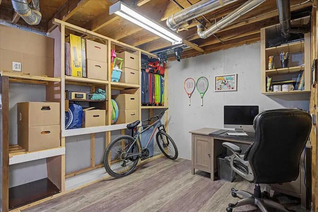 210 86 Avenue SE Calgary AB T2H 1N6