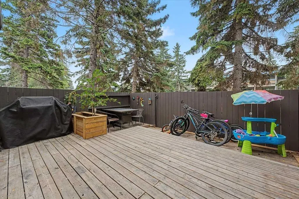 210 86 Avenue SE Calgary AB T2H 1N6