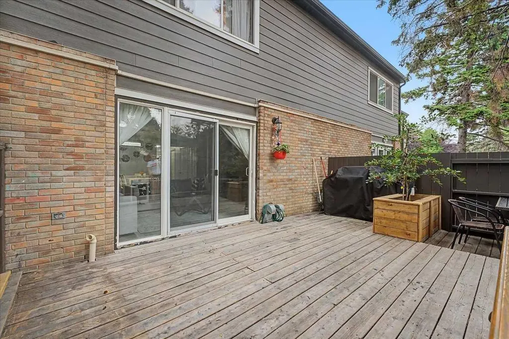 210 86 Avenue SE Calgary AB T2H 1N6