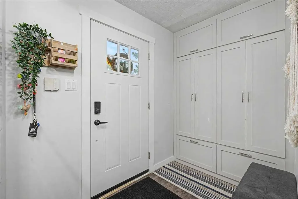 210 86 Avenue SE Calgary AB T2H 1N6