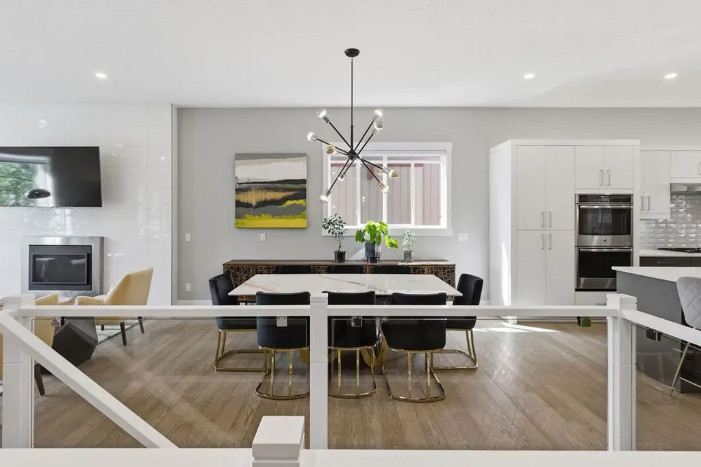 223 Oakland Place SW Calgary AB T2V 4G4