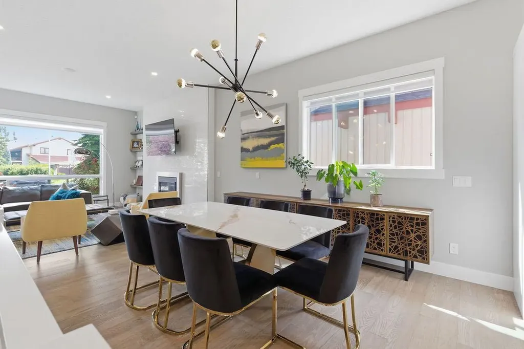 223 Oakland Place SW Calgary AB T2V 4G4