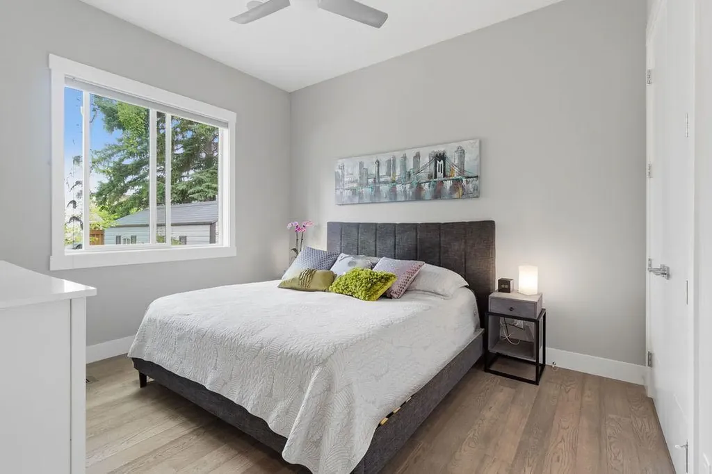 223 Oakland Place SW Calgary AB T2V 4G4