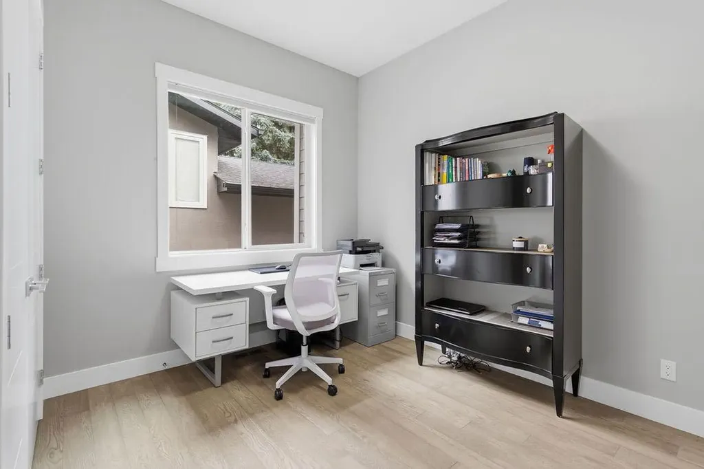 223 Oakland Place SW Calgary AB T2V 4G4