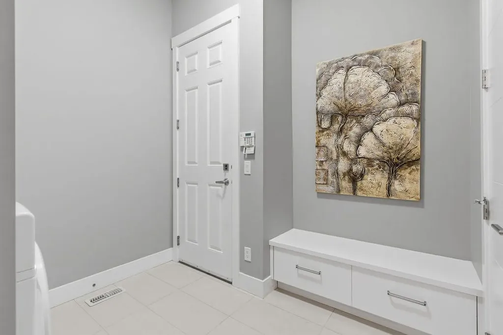 223 Oakland Place SW Calgary AB T2V 4G4