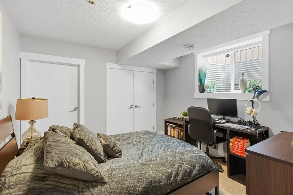223 Oakland Place SW Calgary AB T2V 4G4
