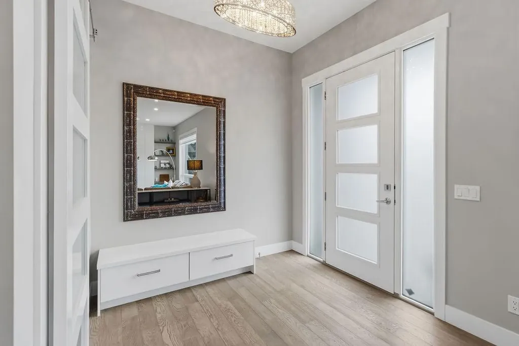 223 Oakland Place SW Calgary AB T2V 4G4