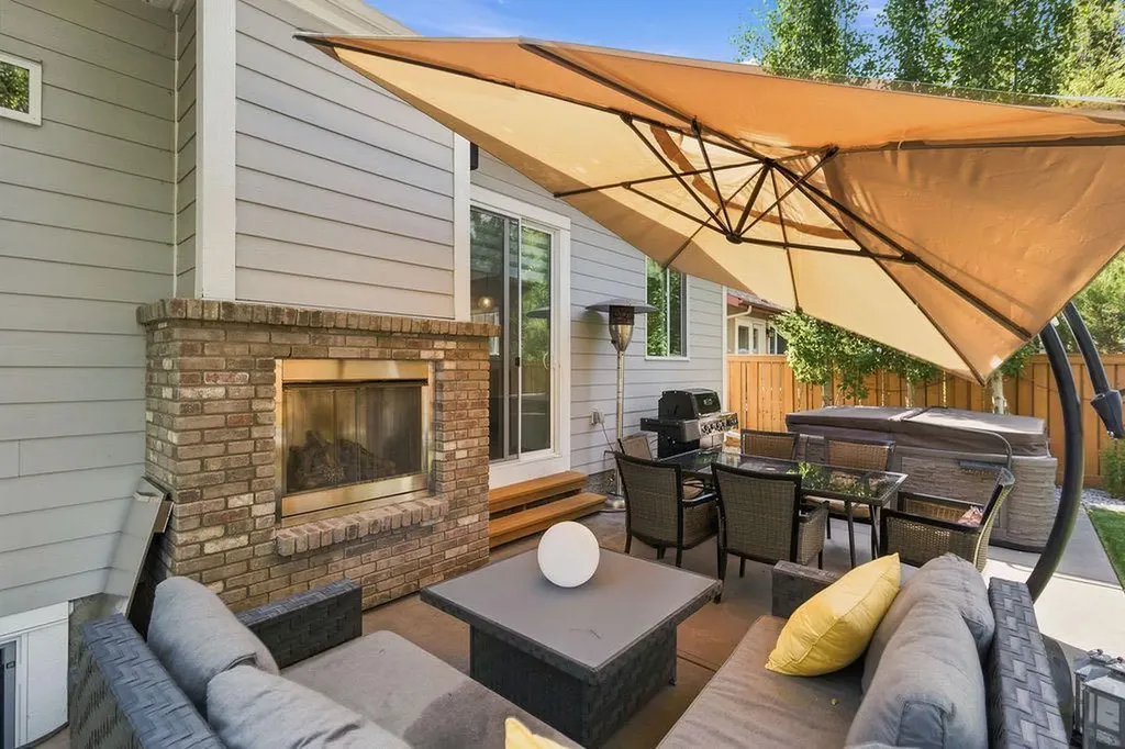 223 Oakland Place SW Calgary AB T2V 4G4