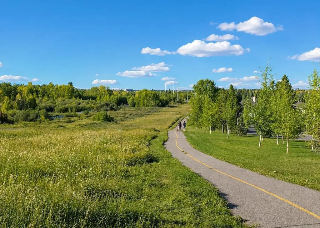 223 Oakland Place SW Calgary AB T2V 4G4