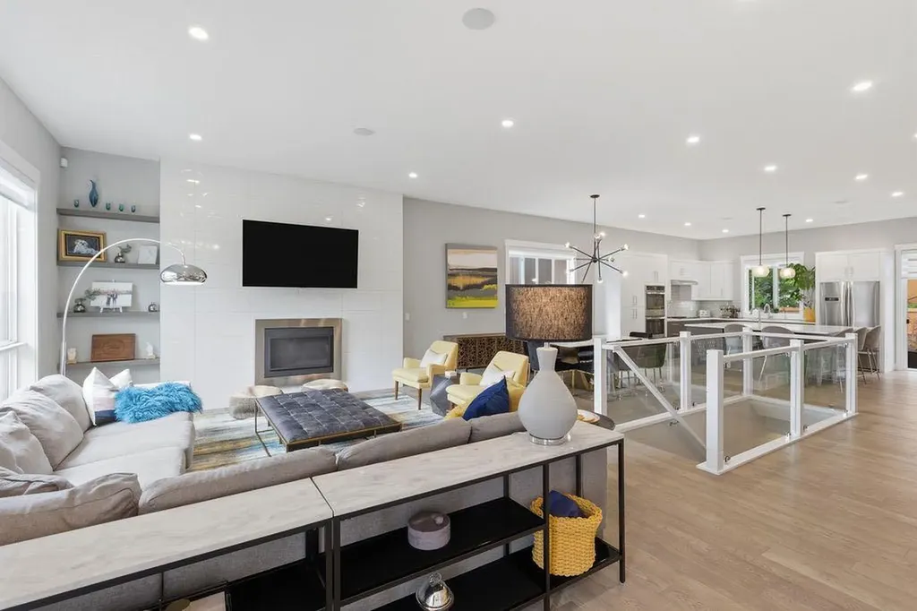 223 Oakland Place SW Calgary AB T2V 4G4