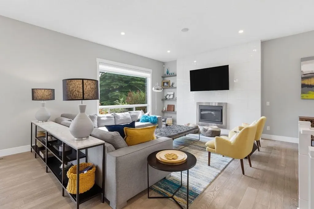 223 Oakland Place SW Calgary AB T2V 4G4