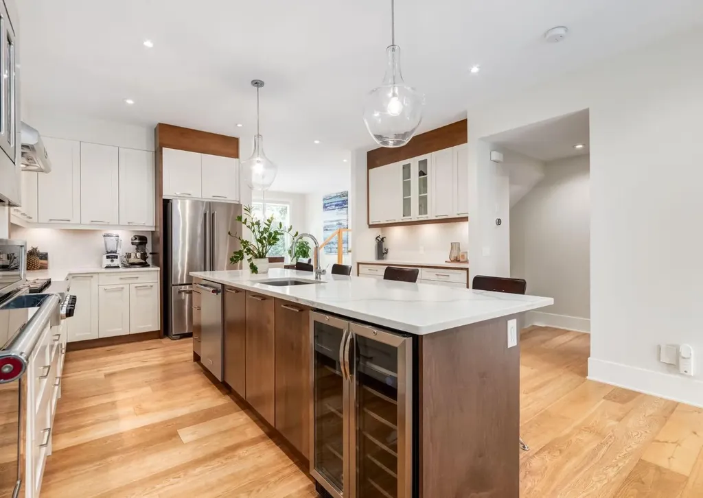 508 14 Avenue NE Calgary AB T2E 1E7