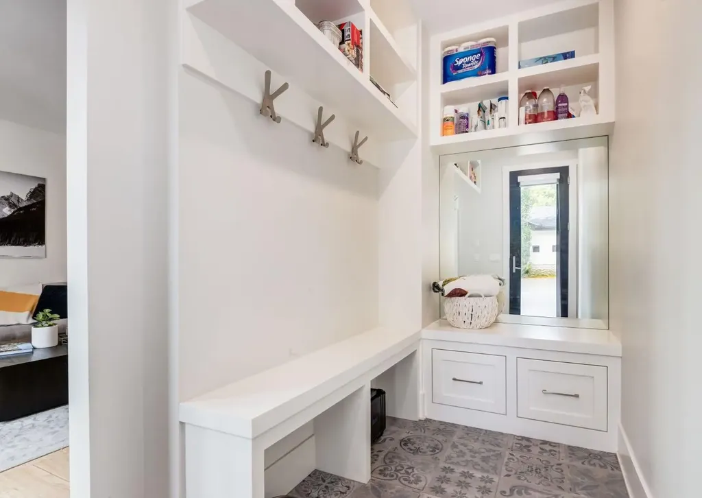 508 14 Avenue NE Calgary AB T2E 1E7